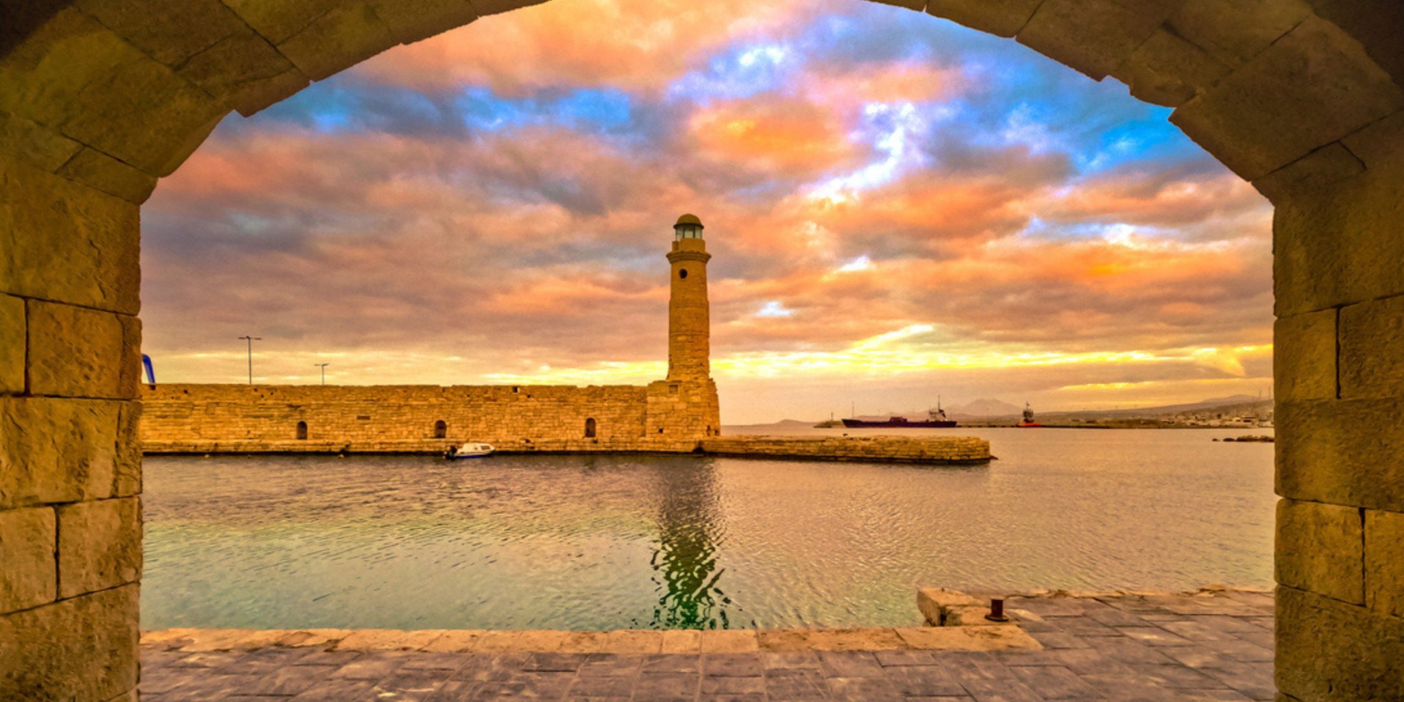 Rethymno-venetian-harbor_feature-scaled