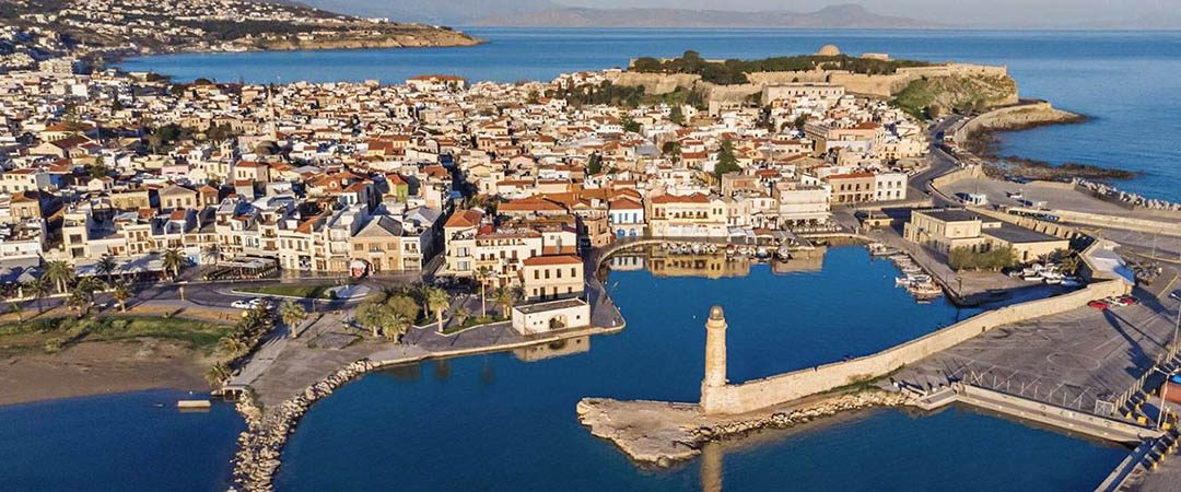 크레타 그리스의 레팀노(Rethymno) 구시가지 중심